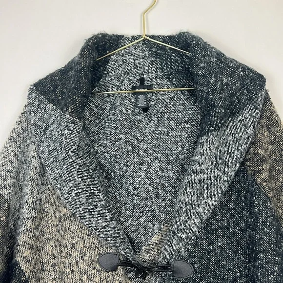 Modena plaid black and tan poncho shawl cape fringe hem (One Size) - Picture 3 of 9